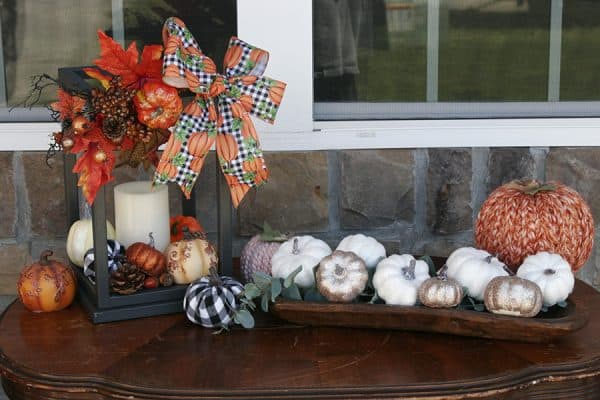 Table decorated with pumpkins